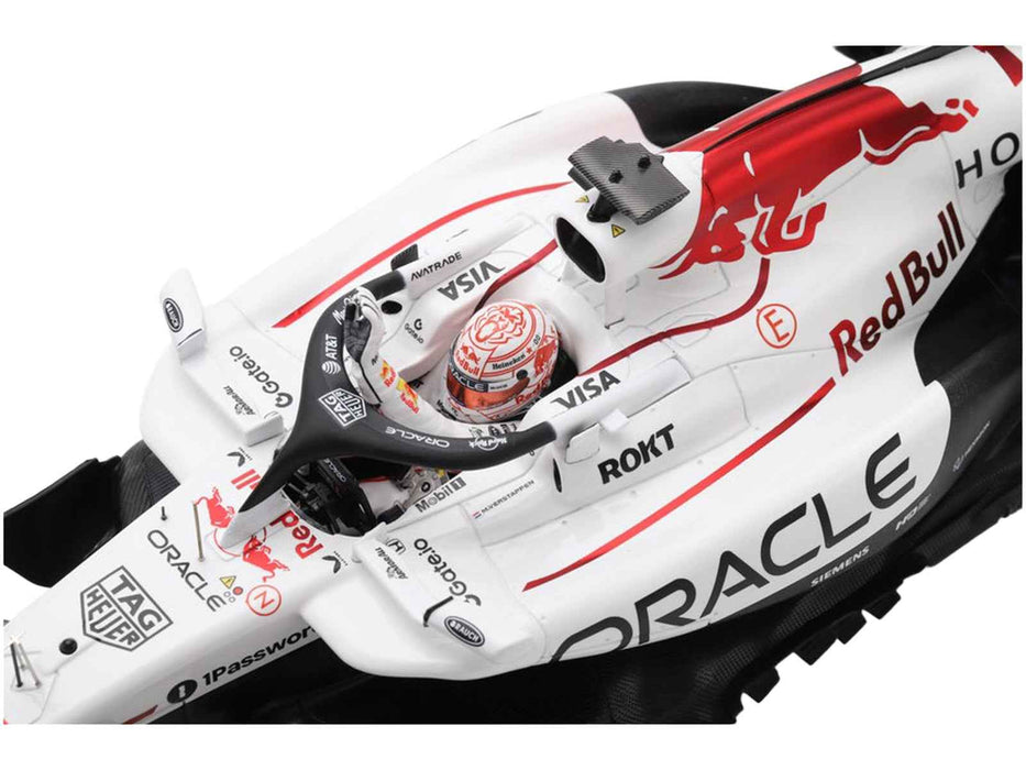 Red Bull Racing RB21 #1 Max Verstappen "Oracle Red Bull Racing" Winner Formula One F1 "Japanese GP" (2025) with Acrylic Display Case 1/18 Model Car by Spark