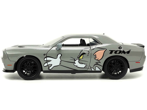 2015 Dodge Challenger Hellcat Gray with "Tom" Graphics and Jerry Diecast Figure "Tom and Jerry" "Hollywood Rides" Series 1/24 Diecast Model Car by Jada