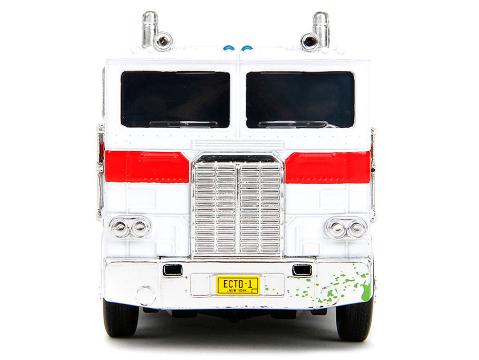 G1 Autobot Optimus Prime Truck White with Robot on Chassis from "Transformers" TV Series - "Ghostbusters" (1984) Movie Crossover "Hollywood Rides" Series Diecast Model by Jada