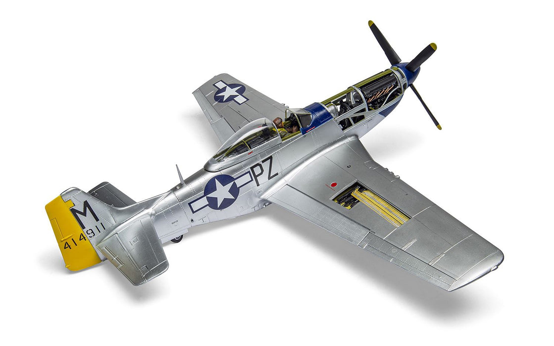 Level 4 Model Kit North American P-51D Mustang Aircraft with 2 Scheme Options 1/24 Plastic Model Kit by Airfix