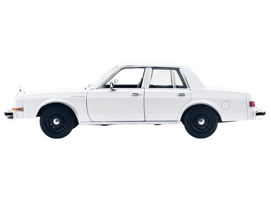 1986 Dodge Diplomat Police Car Unmarked White "Custom Builder's Kit" Series 1/24 Diecast Model Car by Motormax