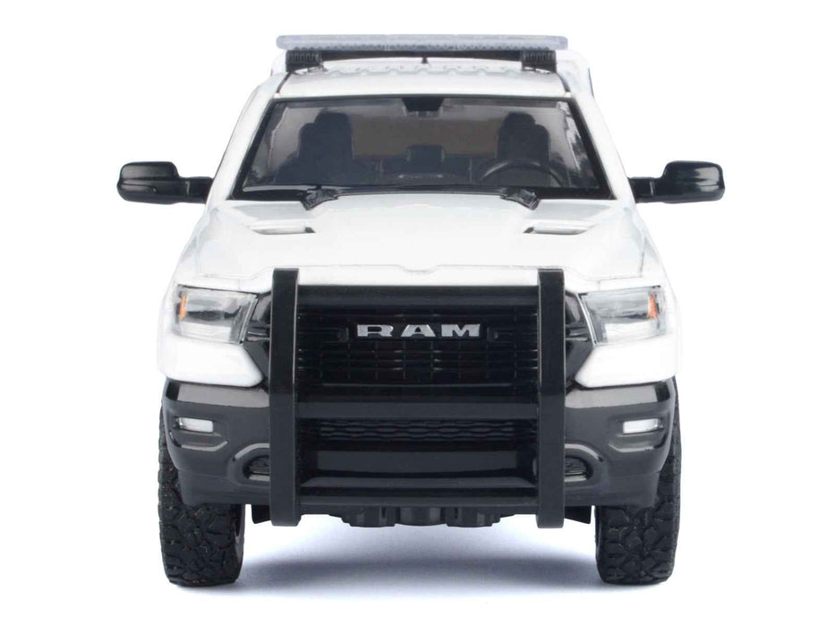 2019 RAM 1500 Laramie Crew Cab Pickup Truck with Truck Bed Camper White "Custom Builder's Kit" Series 1/27 Diecast Model Car by Motormax