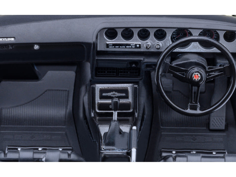 Nissan Skyline 2000GT-R (KPGC110) Tuned Version RHD (Right Hand Drive) White 1/18 Model Car by Autoart