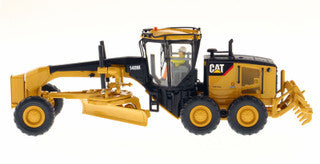 CAT Caterpillar 140M Motor Grader with Operator "Core Classics Series" 1/50 Diecast Model by Diecast Masters