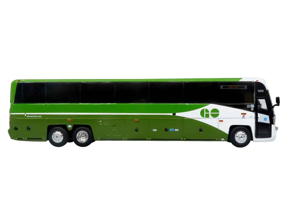 MCI D4520 Commuter Coach Bus "GO Transit" Green and White "The Bus & Motorcoach Collection" Limited Edition to 504 pieces Worldwide 1/87 (HO) Scale Diecast Model by Iconic Replicas