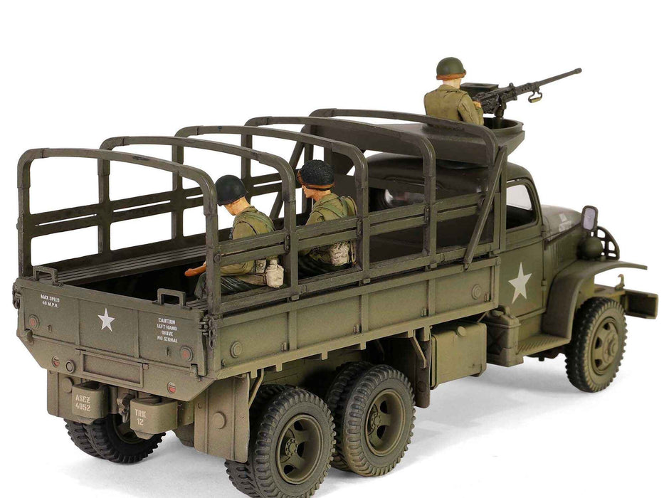 GMC CCKW-353B Cargo Truck "1st Infantry Division Weymouth England World War II" (1945) United States Army with Figures "Armoured Fighting Vehicle" Series 1/32 Diecast Model by Forces of Valor