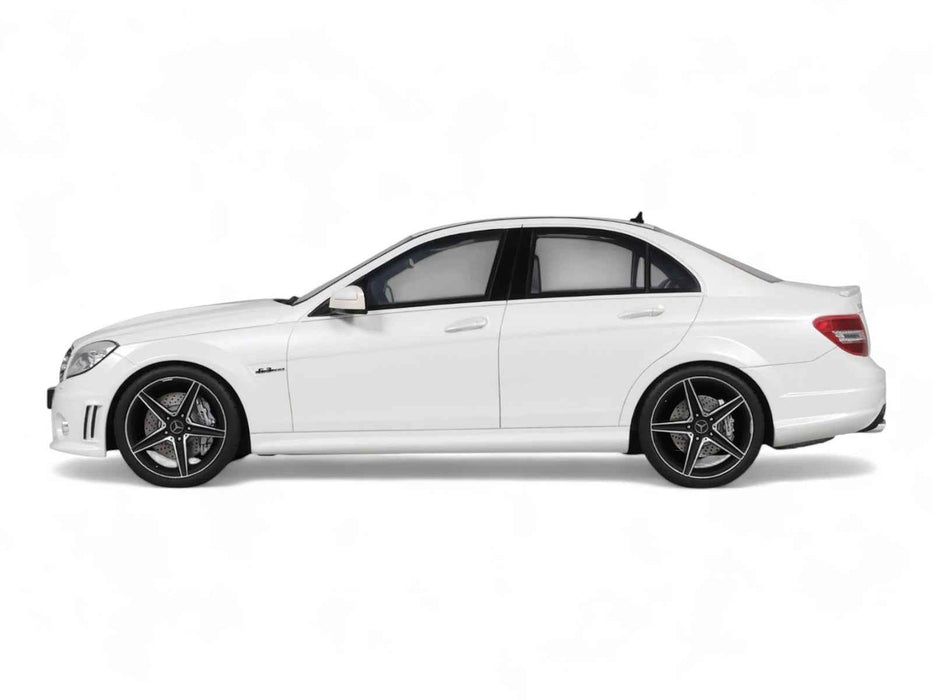 2007 Mercedes-Benz C63 AMG Diamond White 1/18 Model Car by GT Spirit