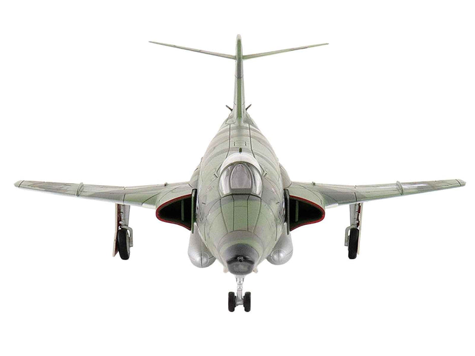 McDonnell RF-101A Voodoo Fighter Aircraft "54-1512 363rd Tactical Reconnaissance Wing Udorn Royal Thai Air Force Base" (1965) United States Air Force "Air Power Series" 1/72 Diecast Model by Hobby Master