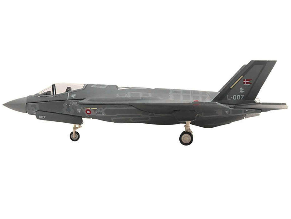 Lockheed Martin F-35A Lightning II Aircraft "Eskadrille 727 Skrydstrup Air Base" (L-007) Royal Danish Air Force 1/200 Diecast Model by Herpa