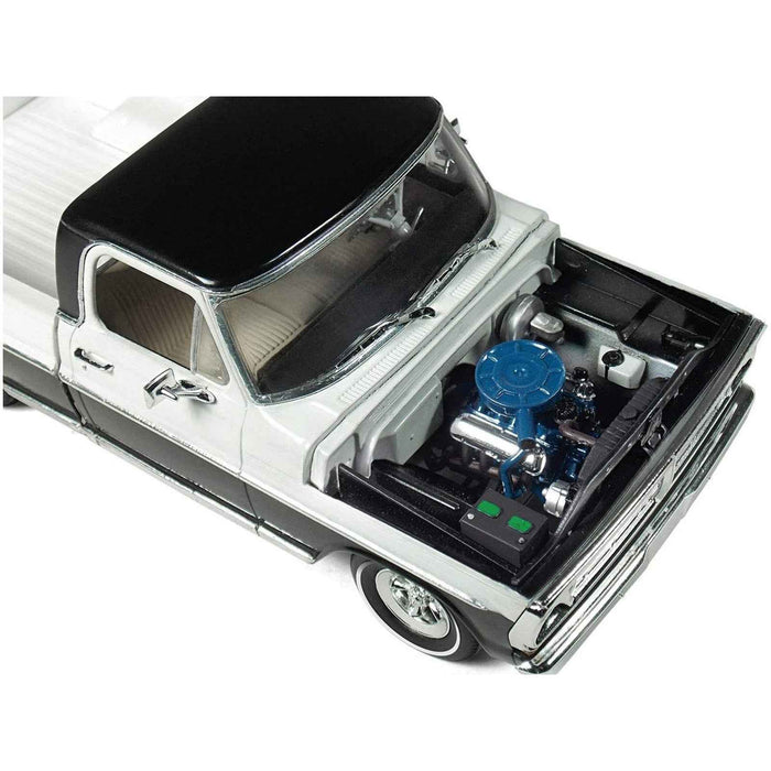 Skill 3 Model Kit 1972 Ford Sport Custom Pickup Truck 1/25 Scale Model by Moebius