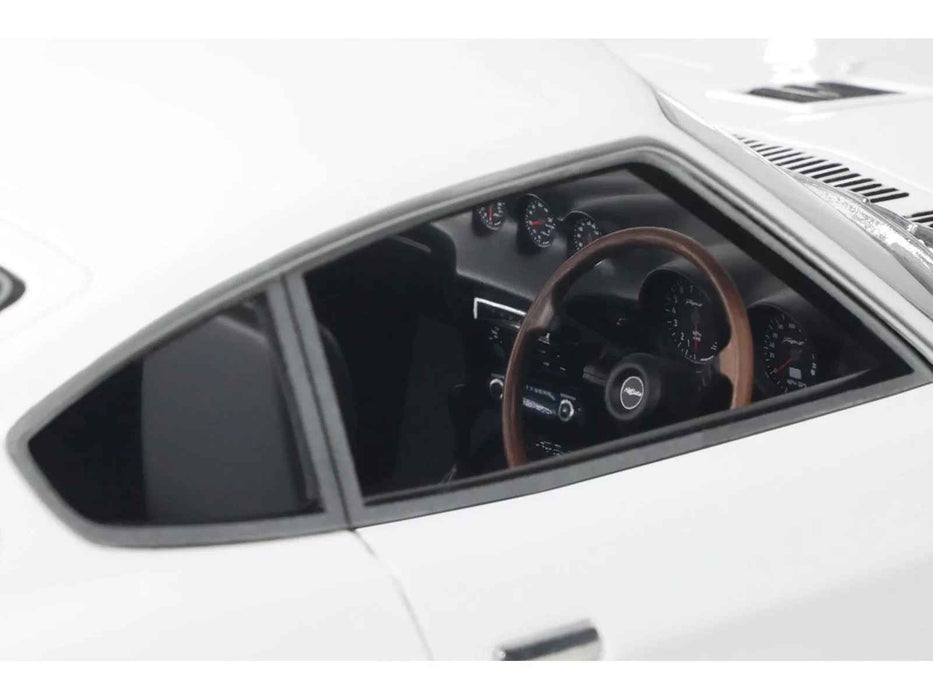 2015 Nissan PANDEM Fairlady Z RHD (Right Hand Drive) White Limited Edition to 2000 pieces Worldwide 1/18 Model Car by Otto Mobile